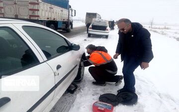تردد در برخی راههای کردستان با زنجیر چرخ امکانپذیر است