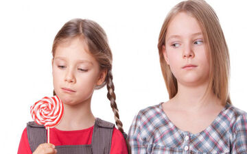 چرا ما دوست داریم شبیه دیگران شویم؟