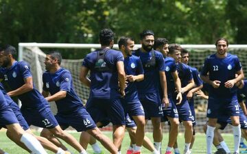 4 بازیکن غایب بودند / شاگردان مجیدی هندبال بازی کردند