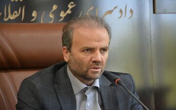 با احتکار کنندگان ماسک و مواد ضدعفونی کننده برخورد می کنیم