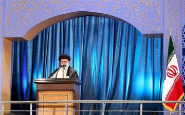 سخنرانی اول فروردین رهبر انقلاب در مشهد برای جلوگیری از شیوع کرونا برگزار نمی‌شود
