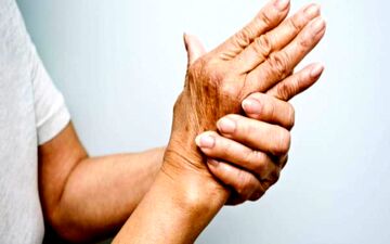 خواب رفتن دست و پا را چگونه درمان کنیم؟