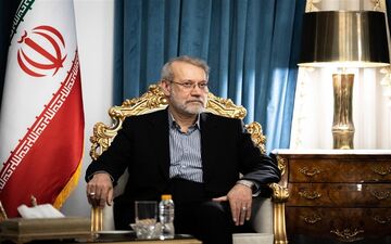 لاریجانی: ایران جنگی با ملت آمریکا ندارد 