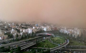 60 حادثه در تهران بر اثر وقوع طوفان/ 5 نفر مصدوم شدند