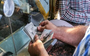 هیجان خریداران دلار فروکش کرد