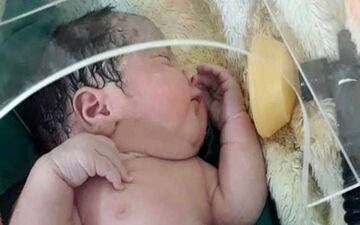 تولد نوزاد زنجانی در بالگرد امداد ارتش+عکس 