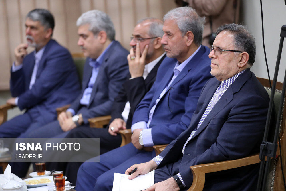 گزارش تصویری / دیدار رئیس‌جمهور و اعضای هیئت دولت با مقام معظم رهبری