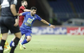 اسماعیلی:چند نفر با برنامه به فرودگاه آمدند،آنها هوادار نبودند/مگر هوادارِ استقلال به مجیدی توهین می‌کند؟
