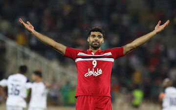 مهاجم پرسپولیس از حضور در برنامه ۹۰ انصراف داد