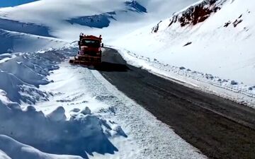 محورهای هراز و کیاسر برفی است