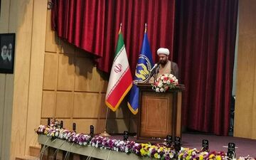 
جمع آوری ۲۲۰۰ میلیارد زکات طی سال گذشته در کشور



