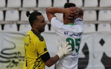 سنگربان گل گهر دست ماشینی ها را خواند