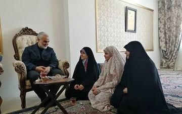 ماجرای تغییر نام یکی از اعضای خانواده شهید محرابی در روز عرفه توسط سردار سلیمانی 