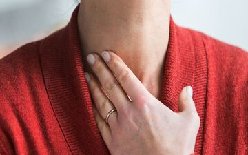 عادت های خطرناک که سلامت تیروئید را نشانه می گیرد