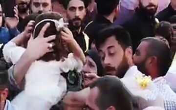 دیدار پدر رزمنده و دخترش پس از سه سال دوری + فیلم 