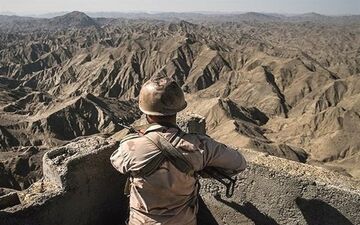 توقیف محموله سنگین سلاح و نارنجک دستی در مرزهای کشور 