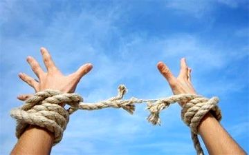 تلاش زوج قاضی قاتل را از اعدام نجات داد

