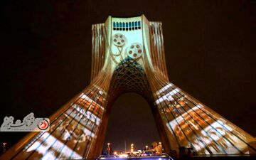 اختصاصی/ تصاویری بسیار دیدنی از اجرای نورپردازی سه بعدی برج آزادی