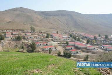 خانه های ساخته شده علی دایی در مناطق زلزله زده
