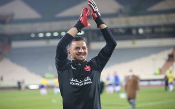 لک با پرسپولیس تمدید کرد