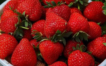 خواص توت فرنگی برای موی سر چیست؟