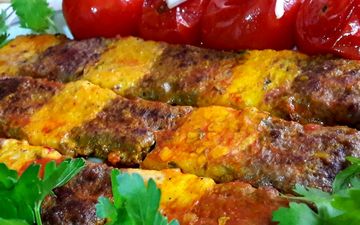 طرز تهیه کباب تابه‌ای راه‌ راه مجلسی با طعم عالی و ظاهری شیک