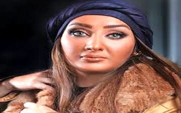  تبلیغ خانم بازیگر 36 ساله برای یک گالری طلا