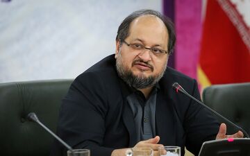 
وزیر صنعت، معدن و تجارت از تولید کاغذ از سنگ و نیشکر خبر داد
