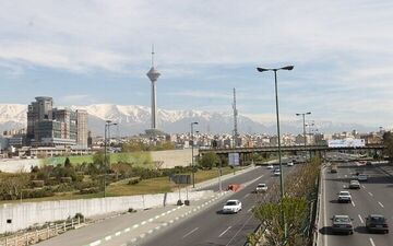 کیفیت هوای تهران در آستانه آلوده شدن