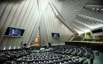 آصفری: رزم حسینی می‌تواند مشکلات بخش تولید را ساماندهی کند
