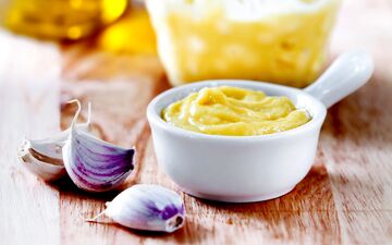 طرز تهیه حریره سیر؛ چاشنی خوش‌طعم و کاربردی به روش خانگی