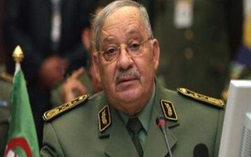 ارتش الجزائر: هیچ گونه دخالت خارجی را در کشورمان نمی‌پذیریم