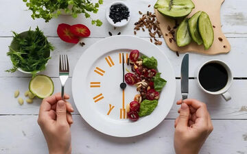 معجزه فستینگ برای لثه‌ها؛ وقتی رژیم غذایی به کمک مسواک می‌آید!