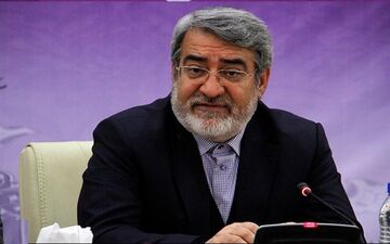 وزیر کشور در اهواز: هیچ دغدغه‌ای در حوزه‌های امنیتی و اجتماعی در مناطق سیل‌زده وجود ندارد