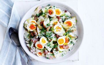 طرز تهیه سالاد سیب زمینی و تخم مرغ| خیلی عالیه!
