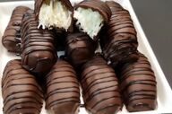 طرز تهیه نان شکلاتی خانگی مغزدار !