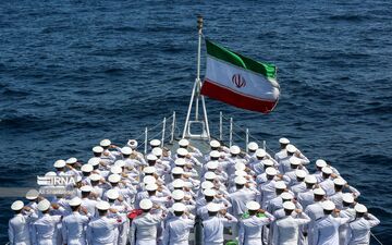 جزئیات حمله به ناوشکن دنا از زبان یک بازمانده