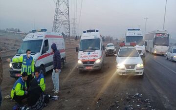 مصدومیت هفت نفر در اثر تصادف زنجیره ای در آزاد راه کرج - قزوین 