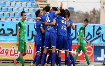 برتری 2 گله استقلال مقابل ماشین‌سازی در پایان نیمه اول