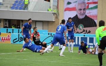 کارشناسی داوری دیدار پرسپولیس – گل گهر سیرجان ؛ از پنالتی سوخته تا گل ناسالم