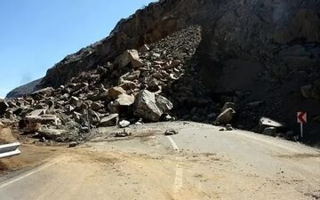 نجات قهرمانانه یک کارگر از زیر آوار ریزش کوه در مارگون