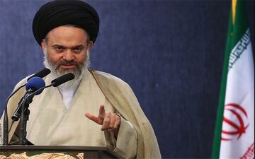 امام جمعه قم: سیل‌زدگان نیازمند کمک و همیاری دولت هستند