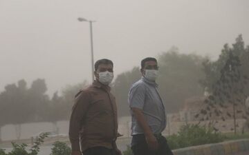 مردم خوزستان برای حفظ سلامتی خود در برابر گردوغبار در خانه بمانند