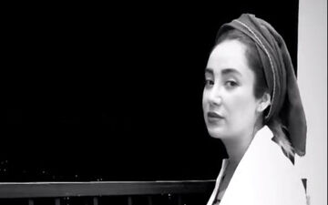 تیپ متفاوت «بهاره افشاری» در بالکن خانه اش