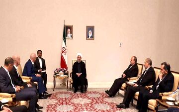 تصویری از دیدار اینفانتینو، رییس فیفا با حسن روحانی