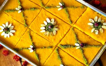 طرز تهیه حلوای زعفرانی مغزدار؛ خوشمزه و مجلسی برای پذیرایی