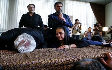 مراسم تشییع پیکر مرحوم عارف لرستانی +تصاویر