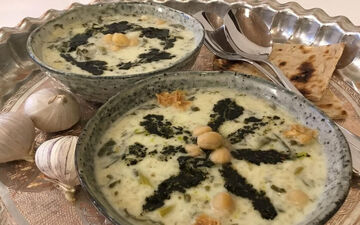 تجربه طعمی اصیل و به یاد ماندنی: آش دوغ محلی در دل طبیعت بکر املش | فیلم