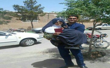 عکس/ صحنه ای زیبا از انتخابات 96