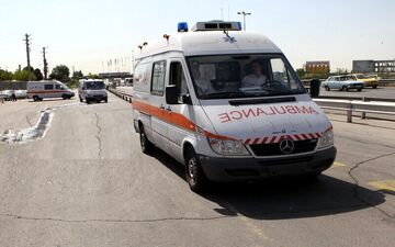 واژگونی جرثقیل حامل سیمان در قم موجب فوت راننده شد